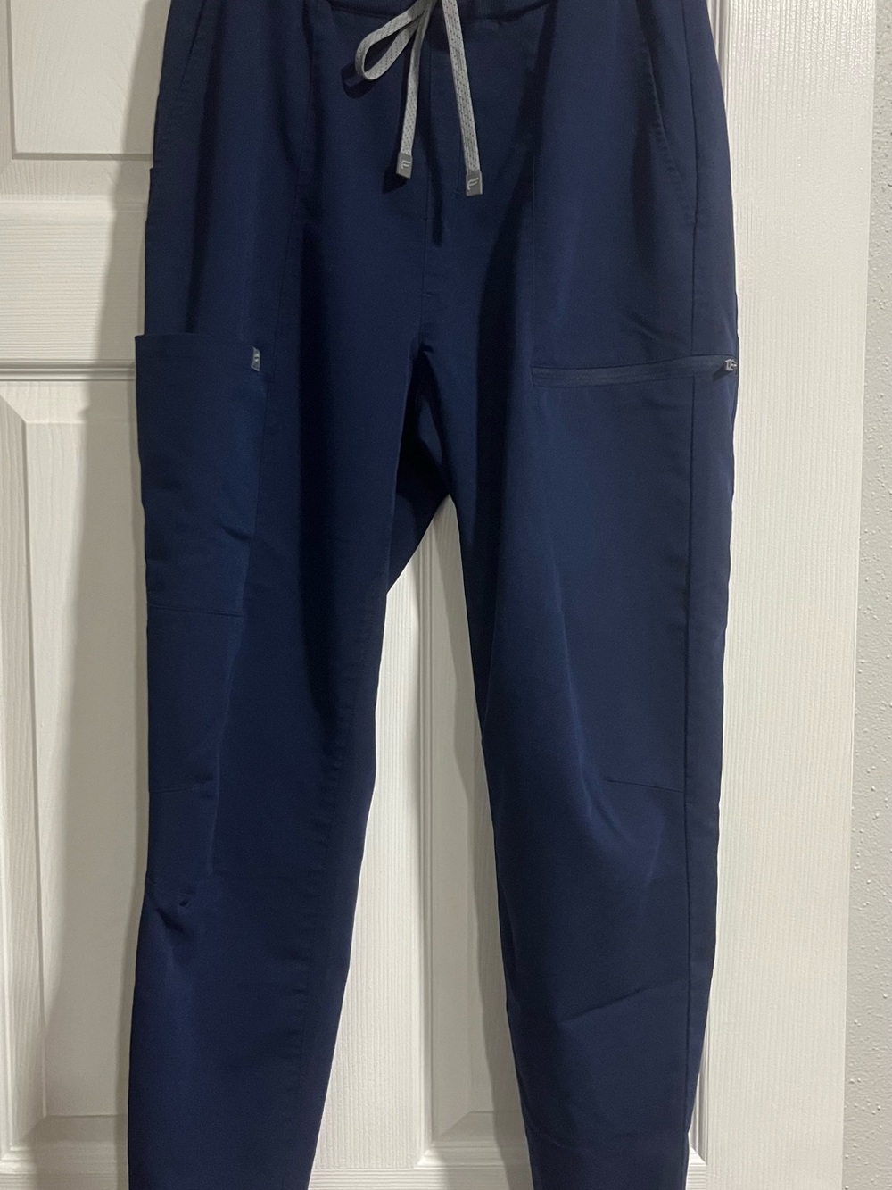 *set* Fabletics Women’s Navy Drawstring Jogger Scrub Set